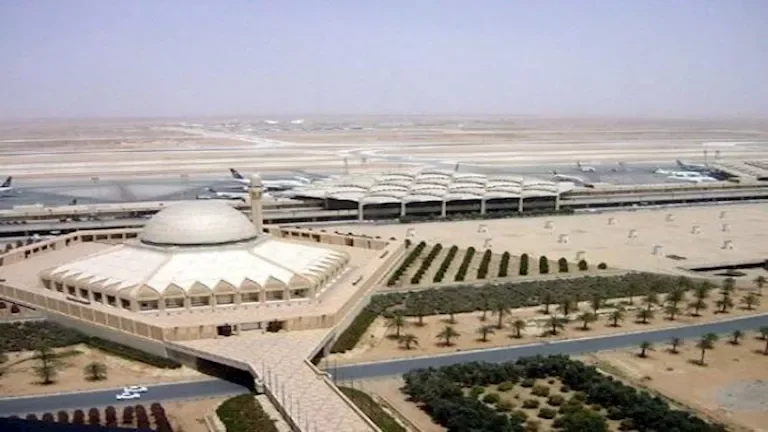 الجيش الإسرائيلي يعلن عن استهداف مواقع لحركة حماس في قطاع غزة بعد تصعيد التوترات