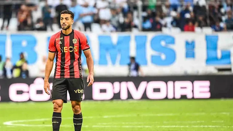 النادي الأهلي يعلن تجديد عقد اللاعب محمد الشناوي حتى 2026