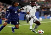 النادي الأهلي يعلن تجديد عقد مدربه بيتسو موسيماني لمدة عامين إضافيين