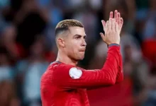 النادي الأهلي يعلن تجديد عقد مدربه بيتسو موسيماني لمدة عامين إضافيين