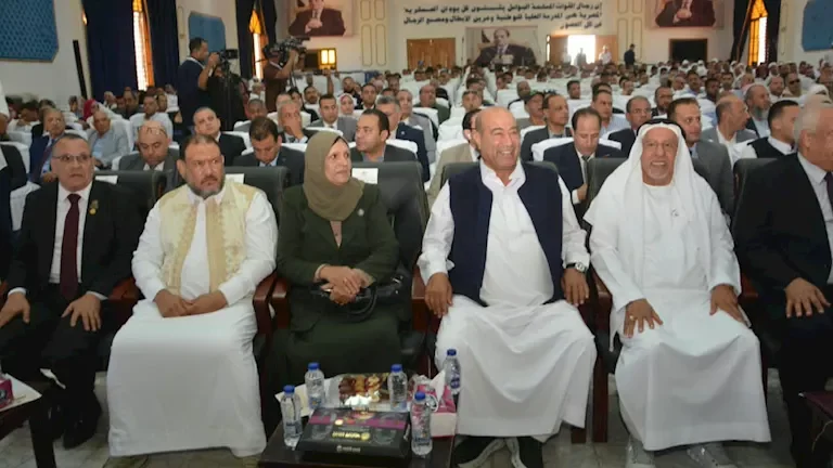 تراجع أسعار النفط بعد زيادة مفاجئة في مخزونات الخام الأمريكية