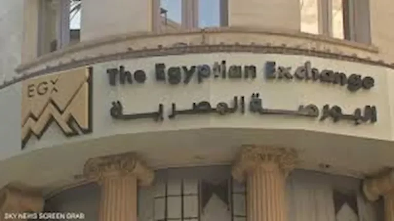 تراجع أسعار النفط مع ارتفاع مخزونات الخام الأمريكية بنسبة 3.3%