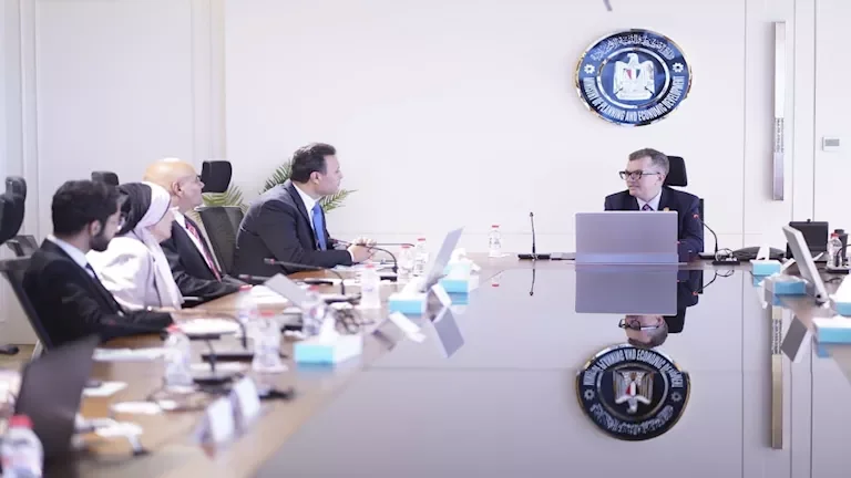 تراجع أسعار النفط مع استمرار المخاوف من تباطؤ الاقتصاد العالمي