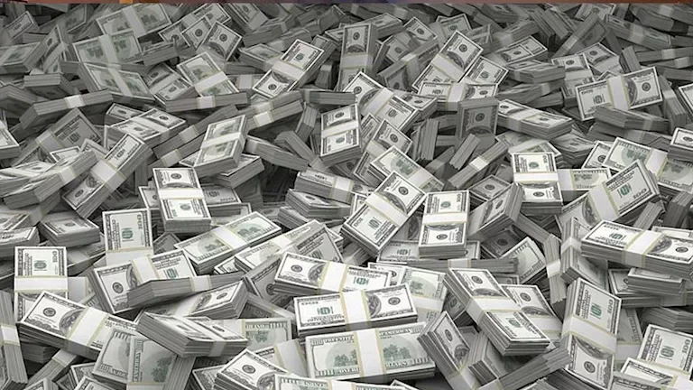 تراجع أسعار النفط مع زيادة المخزونات الأمريكية وارتفاع الدولار