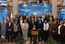 تراجع سعر الدولار الأمريكي مقابل الجنيه المصري إلى 30.80 جنيه في السوق السوداء