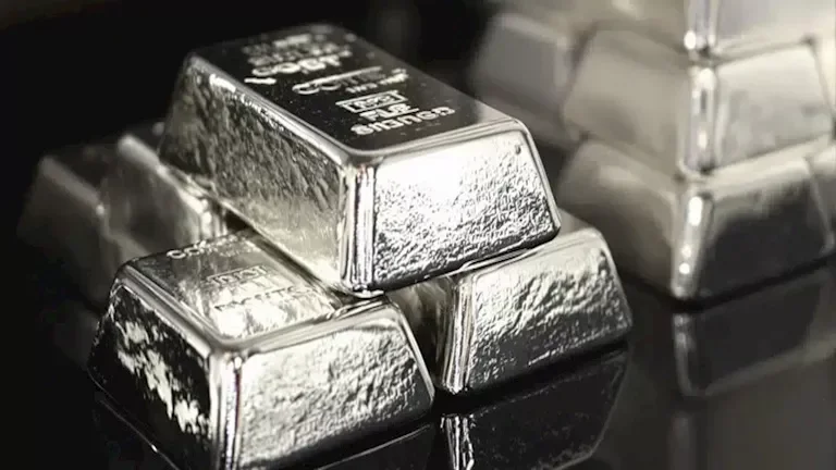 تراجع مؤشر الأسهم السعودية بنسبة 2.5% مع انخفاض أسعار النفط العالمية