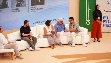 حسين فهمي يكشف عن كواليس فيلم "موعد على العشاء" وواقعة أحمد زكي مع محمد خان