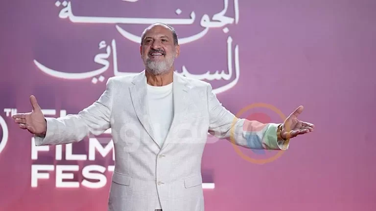 خالد الصاوي يتألق بإطلالة أنيقة في خامس أيام مهرجان الجونة السينمائي