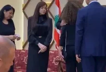 عبير نعمة تستقبل عزاء والدها بحضور عاصي الحلاني وعدد من الفنانين