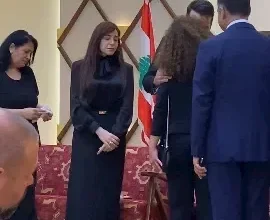 عبير نعمة تستقبل عزاء والدها بحضور عاصي الحلاني وعدد من الفنانين