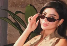 كارولين عزمي تشارك صوراً جديدة بإطلالة كاجوال أنيقة أمام البحر عبر إنستجرام