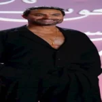 كريم فهمي يتألق بإطلالة سوداء أنيقة في رابع أيام مهرجان الجونة السينمائي