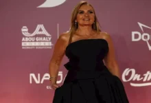 ناقد الموضة محمد الشريف يعلق على إطلالة يسرا في مهرجان الجونة السينمائي