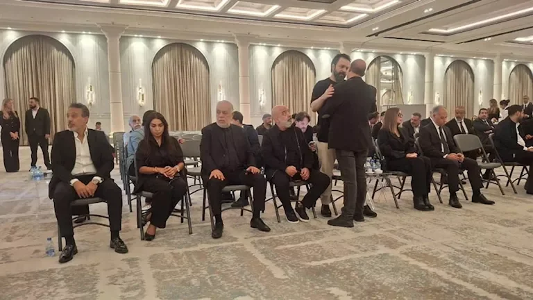 نجوم الفن يشاركون في عزاء زوجة المنتج صادق الصباح في بيروت