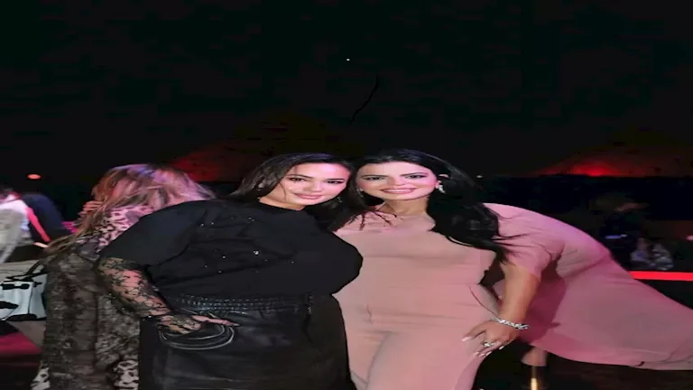 هند صبري تشارك صوراً من حفل إيلي صعب بالأهرامات برفقة النائبة زينب بشير