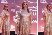 يسرا تتألق بفستان أنيق على الريد كاربت في مهرجان الجونة السينمائي